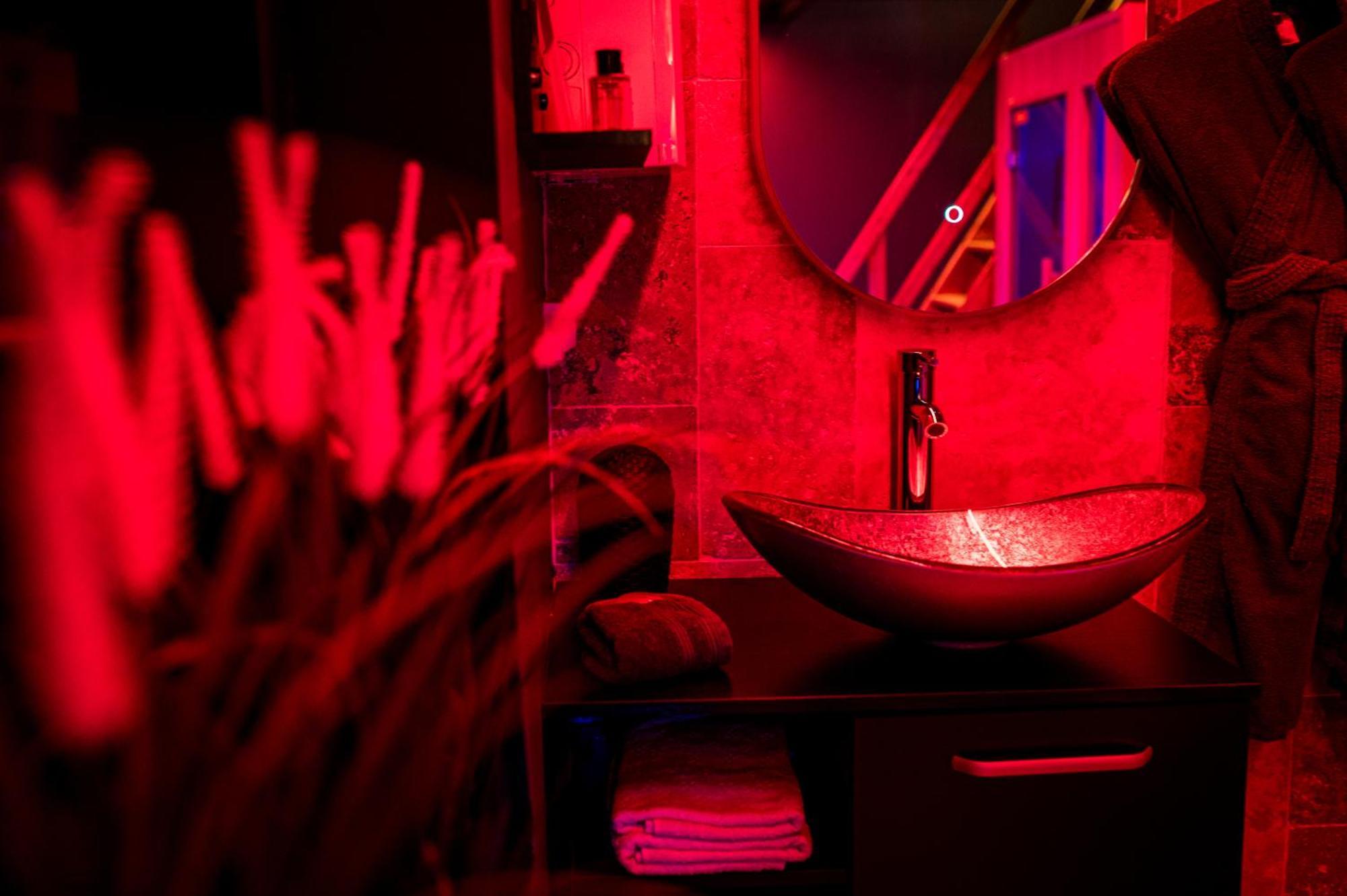 Loveroom Sauna, Balneo, Parking Prive Dans Le Centre De Honfleur Zimmer foto