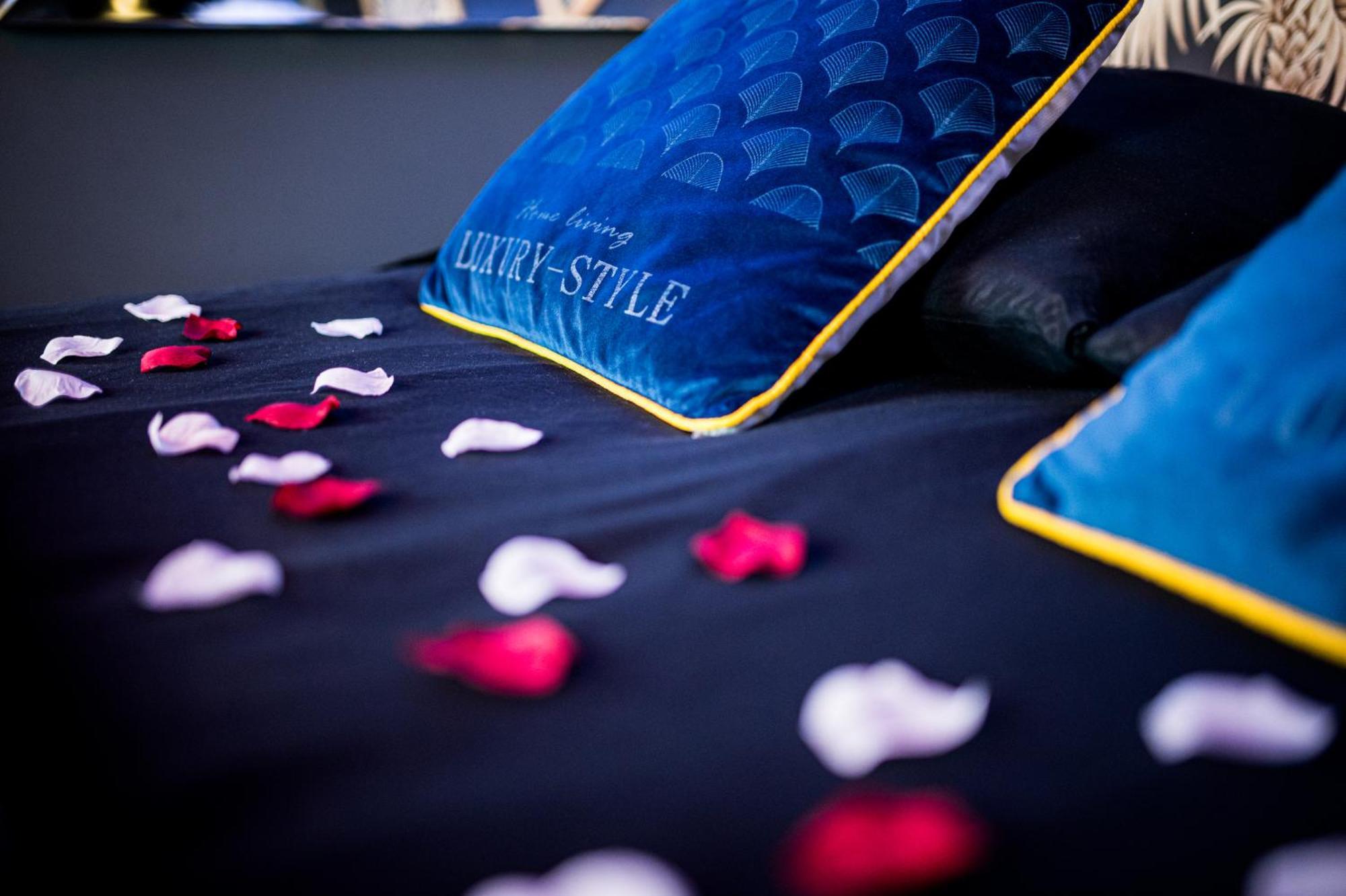 Loveroom Sauna, Balneo, Parking Prive Dans Le Centre De Honfleur Zimmer foto