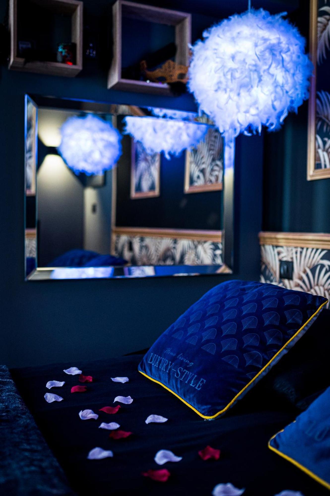 Loveroom Sauna, Balneo, Parking Prive Dans Le Centre De Honfleur Zimmer foto