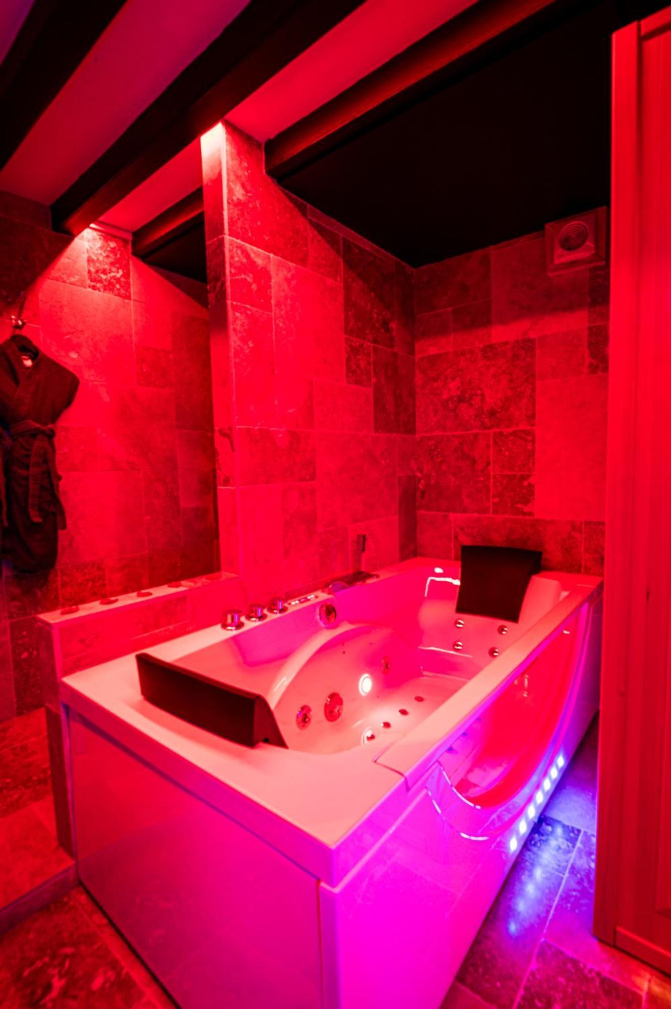 Loveroom Sauna, Balneo, Parking Prive Dans Le Centre De Honfleur Zimmer foto