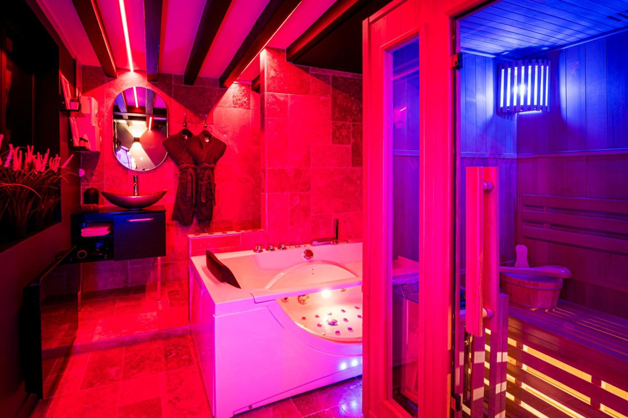 Loveroom Sauna, Balneo, Parking Prive Dans Le Centre De Honfleur Zimmer foto